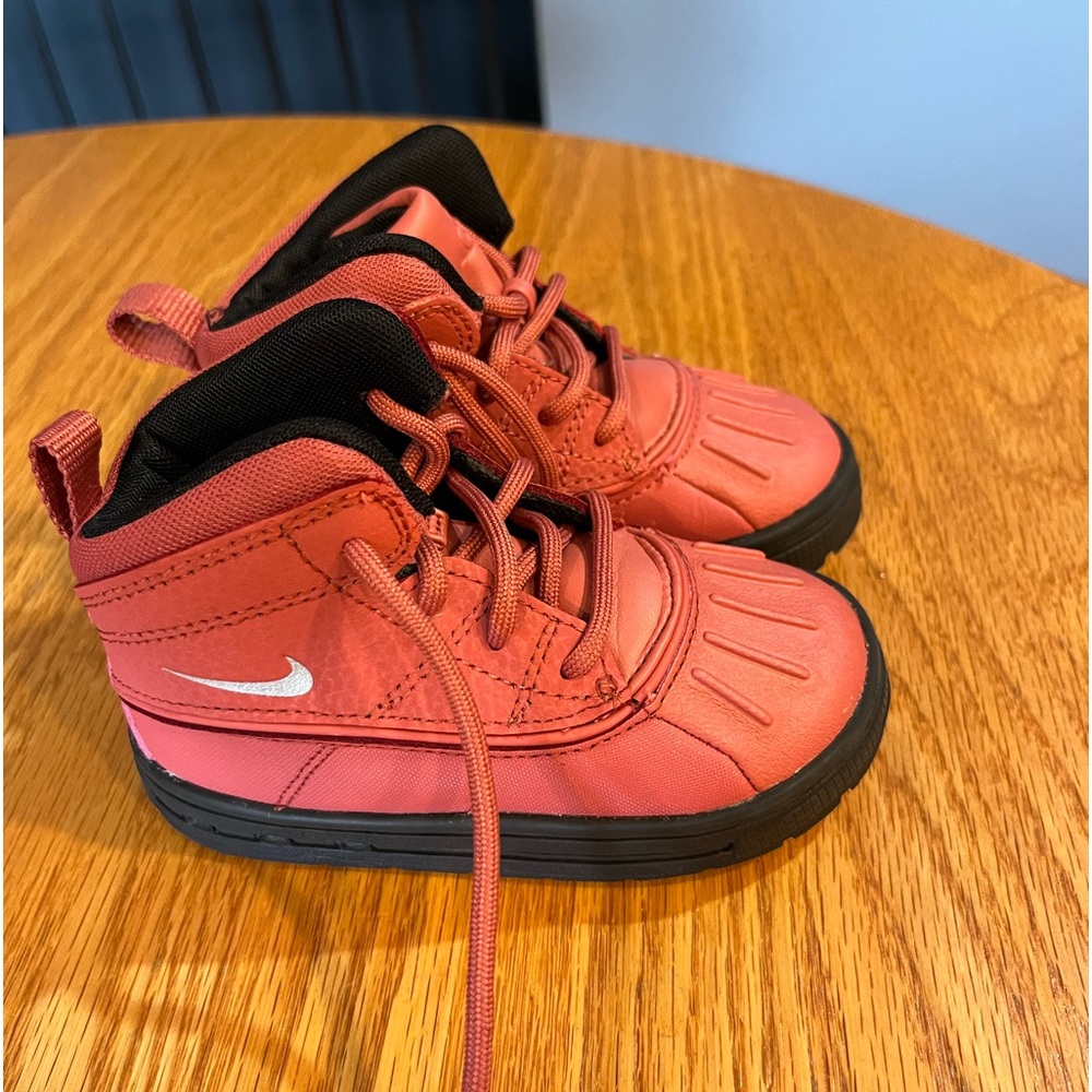 Nike toddler girls boots